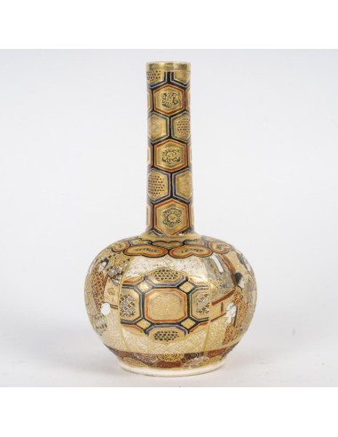 Small Satsuma earthenware vase,...