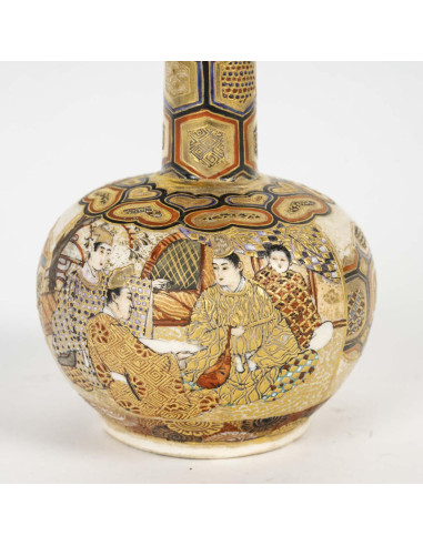 Small Satsuma earthenware vase,...