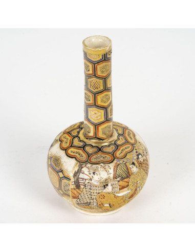 Pequeno vaso em faiança Satsuma,...