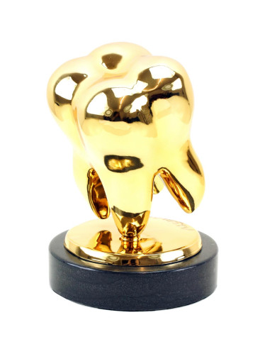 镀金青铜雕塑《la dent d'or》，当代艺术，21 世纪。