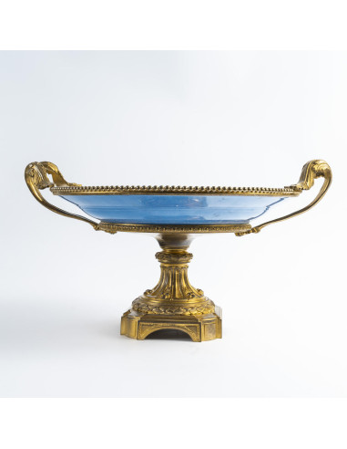 Taça de porcelana ao estilo de...