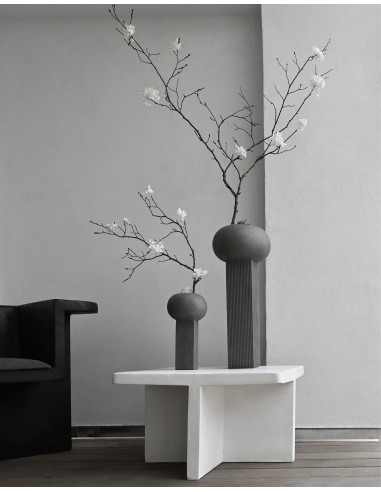 White coffee table by model Brutus,...