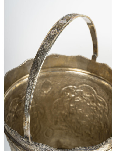 银制冰桶，19 世纪东方风格作品。