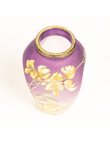 珐琅彩绘花卉玻璃花瓶，1900 年，新艺术风格。