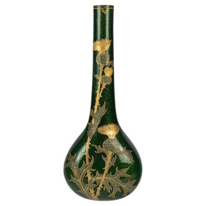 蒙乔伊花瓶，蓟花设计，彩虹色玻璃，1900 年，新艺术风格。