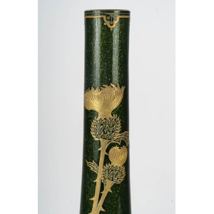 蒙乔伊花瓶，蓟花设计，彩虹色玻璃，1900 年，新艺术风格。 2