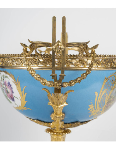 Gran cuenco de porcelana al estilo de...