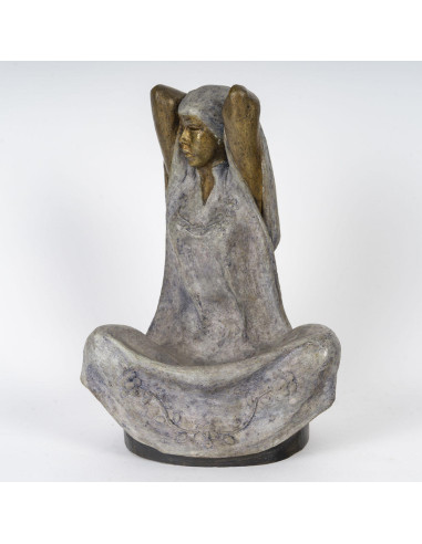 女性青铜雕塑，1991 年，已签约。