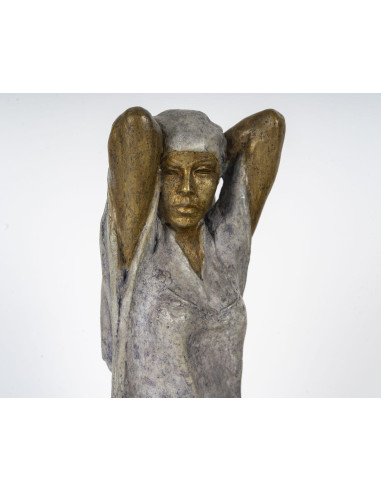 女性青铜雕塑，1991 年，已签约。
