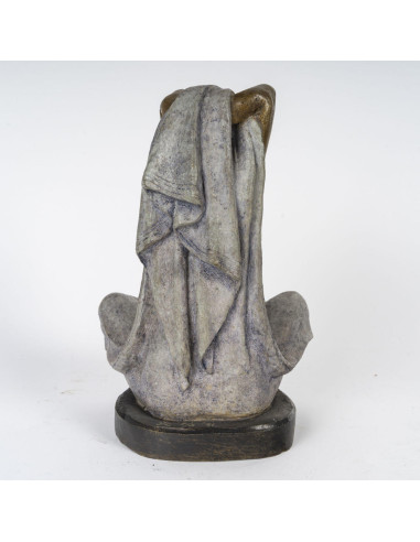 女性青铜雕塑，1991 年，已签约。