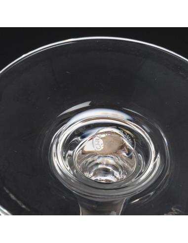 两个巴卡拉水晶酒杯，20 世纪。