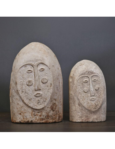 Große Steinskulptur, gemeißelter...