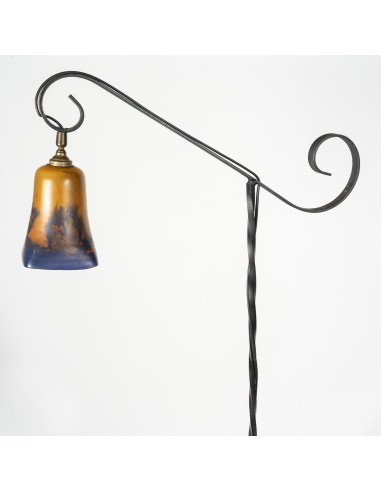 Lampada da terra in ferro battuto e...