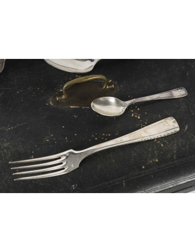 一套盒装镀银餐具，拿破仑三世时期，19 世纪。