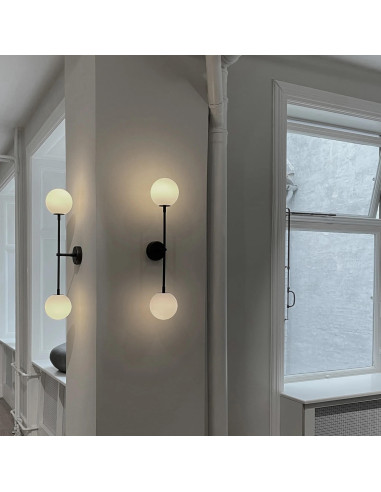 Grey wall light in metal and opal...