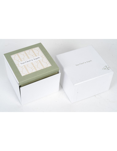 Van Cleef & Arpel梵克雅宝天鹅绒戒指首饰盒，1990年。