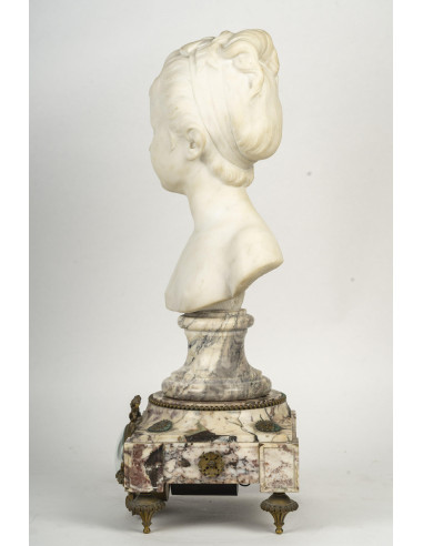 时钟底座上的胡东（Houdon）半身大理石雕像，19 世纪，拿破仑三世时期。