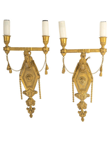 Um par de arandelas ormolu estilo...