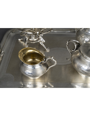 19 世纪拿破仑三世时期的克里斯托弗镀银茶具和咖啡具。