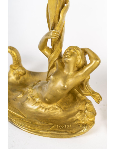 爱德华多-罗西（1867-1926 年）的一对镀金青铜烛台，新艺术时期。