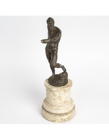 Sculpture représentant une statue de...