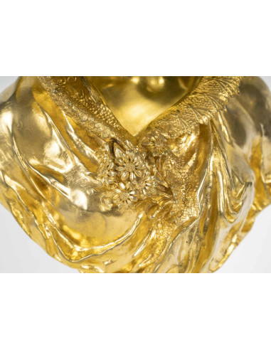 马图林-莫罗的镀金青铜女性半身像，19 世纪，拿破仑三世时期。