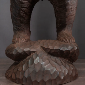 Escultura de oso de pie en... 2