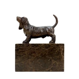 Escultura de bronce de un...