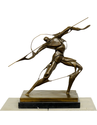 抛光青铜雕塑，艺术家 Umberto Boccioni 的复制品