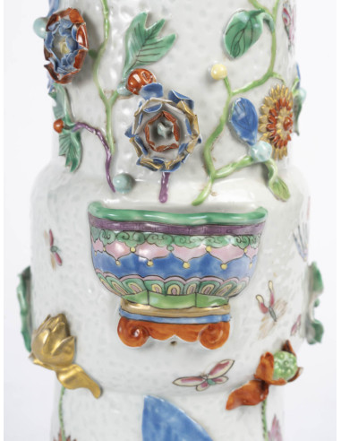 Jarra de estilo chinês em porcelana...
