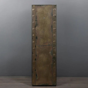 Columna moderna en espejo...