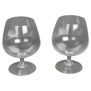 2 kristallen cognacglazen.