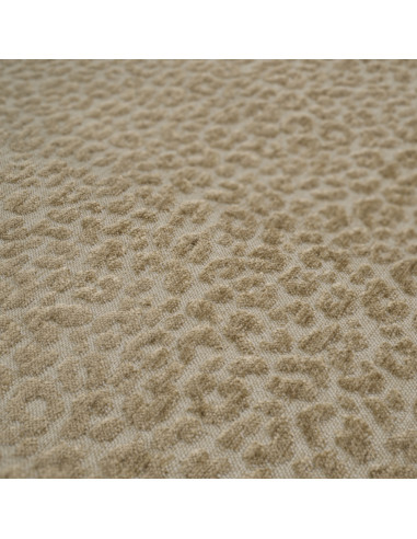 Sofá em tecido jacquard bege com...