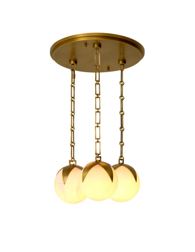 Lustre de latão e globos de alabastro