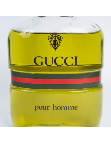 巨型香水瓶Gucci, 演示瓶。