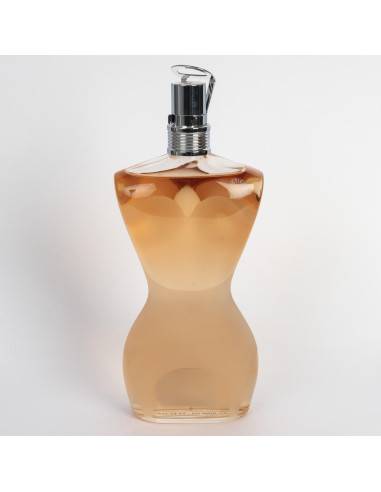 巨大的 Jean Paul Gauthier 香水假瓶。