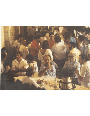 O. Malaganna 署名摄影作品《餐点》，20世纪。