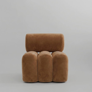 Křeslo z sametu v pískově...