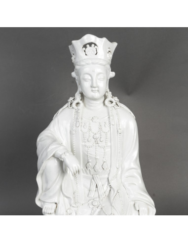 一尊观音像雕塑，釉面瓷质，亚洲艺术，20世纪初。