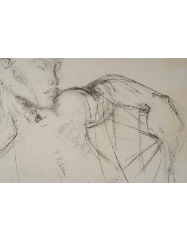 一幅描绘年轻女子半身像的纸本素描，20世纪。
