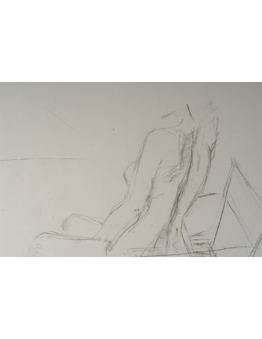 一幅描绘一位坐着的年轻女子的纸上素描，20世纪。
