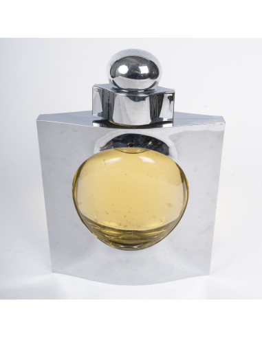 Azzaro巨型广告香水瓶，采用银色亚克力材质，中央配有玻璃球，约1990年
