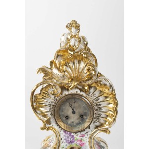 Pendule Napoleon III De Style Louis XV De Jacob Petit En Porcelaine De Paris 2