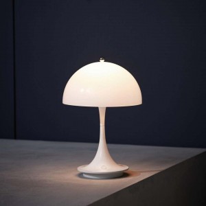 Louis Poulsen, USB. Table Lamp Portable (ang.) 2