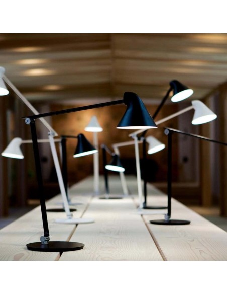 Louis Poulsen, Lâmpada de Mesa NJP por Oki Sato